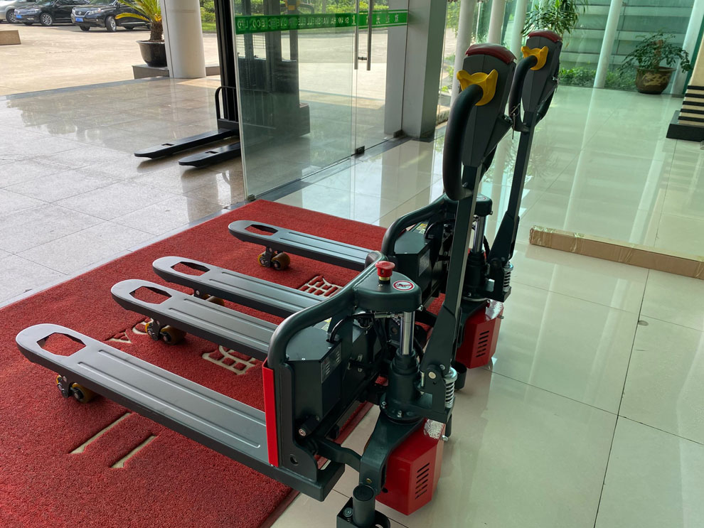 CBD16 lithium battery pallet truck